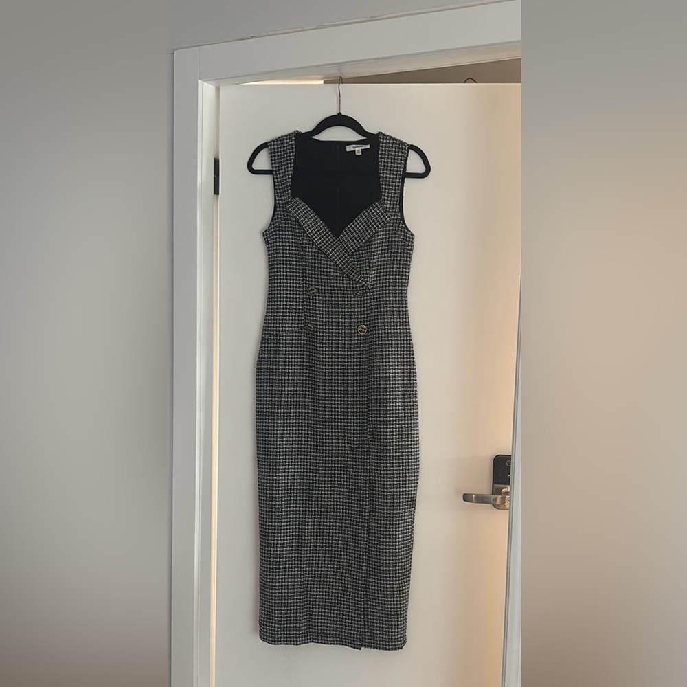 NWOT BLACK AND WHITE Tweet-Like Dress